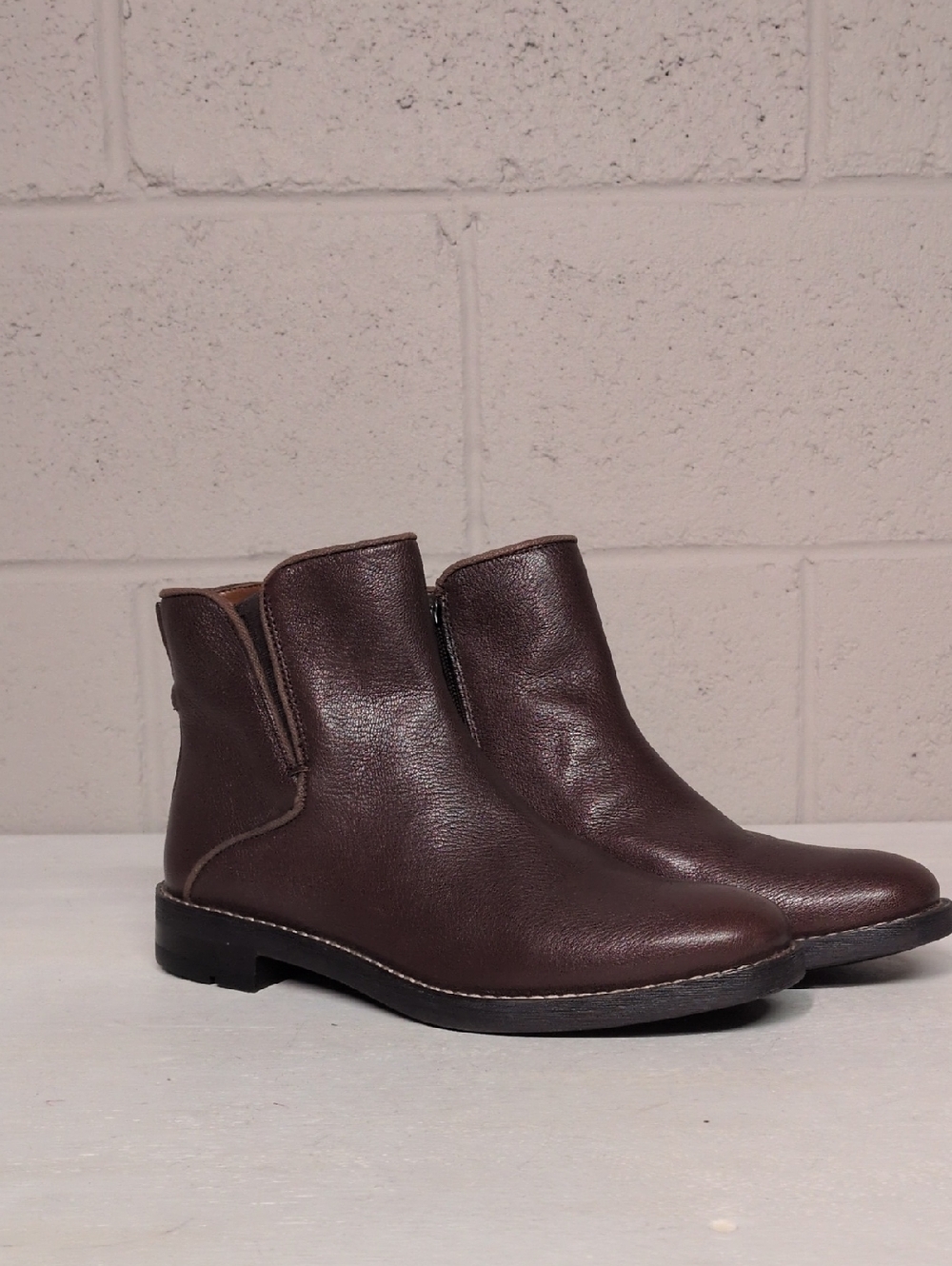 Franco Marcus Brown Leather Ankle Bootie Size 7, like new condition, Minimalist - Picture 5 of 11